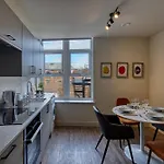 Renaissance 2 - 2Bedroom Flat In Southport