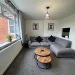 Zetland House Apartment - First Floor With Garden And Parking