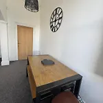 Spacious Victorian Birkdale Apartment With Garden