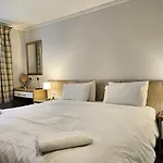 Dukes Folly Hotel