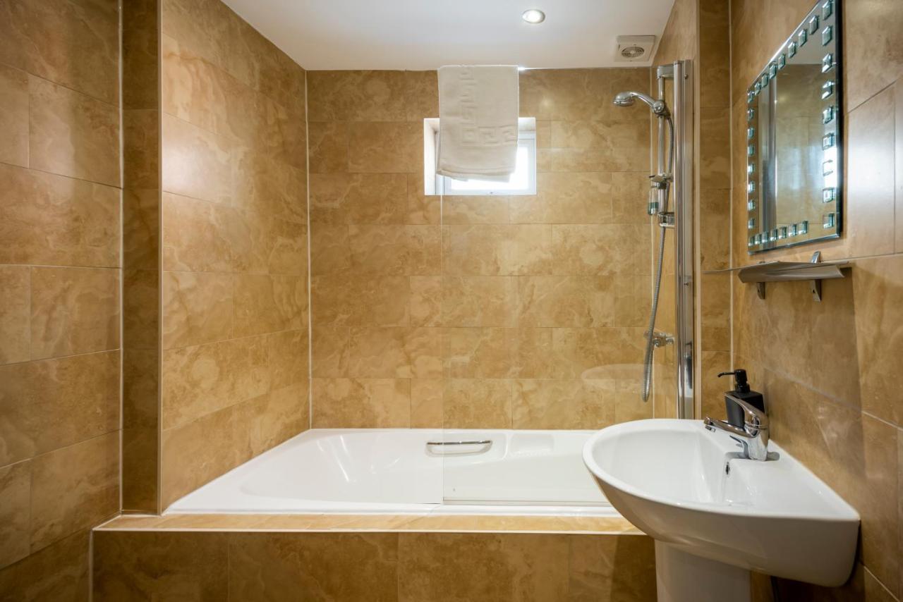 Guest house 3 -min Walk To Pier & Fast Wi-fi & Perfect Getaway Southport