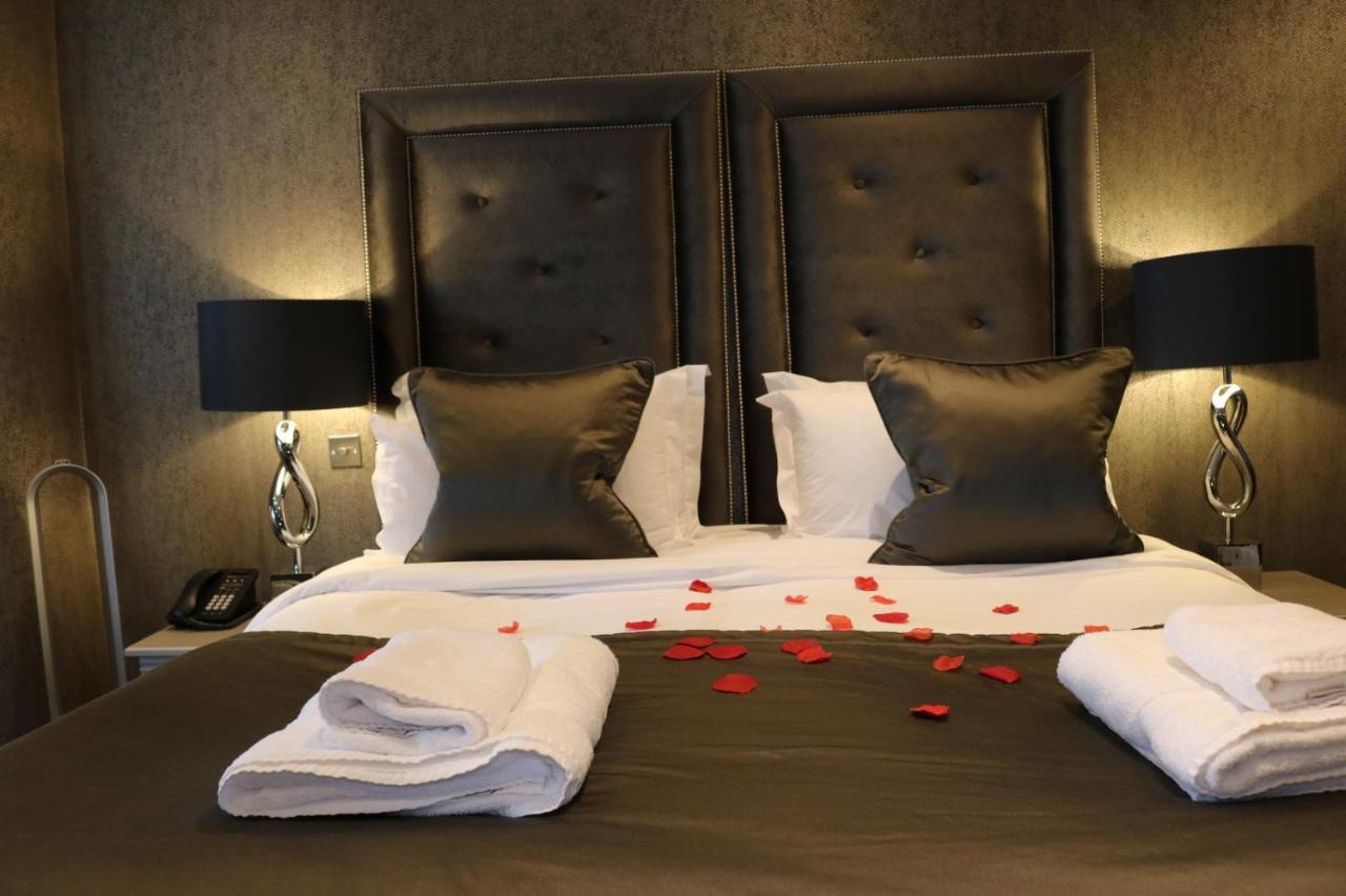 The Bold Hotel; Bw Signature Collection Hotel