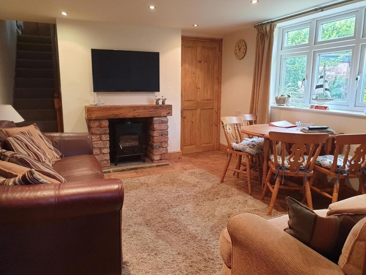 The Coach House Cottage, Holiday home *