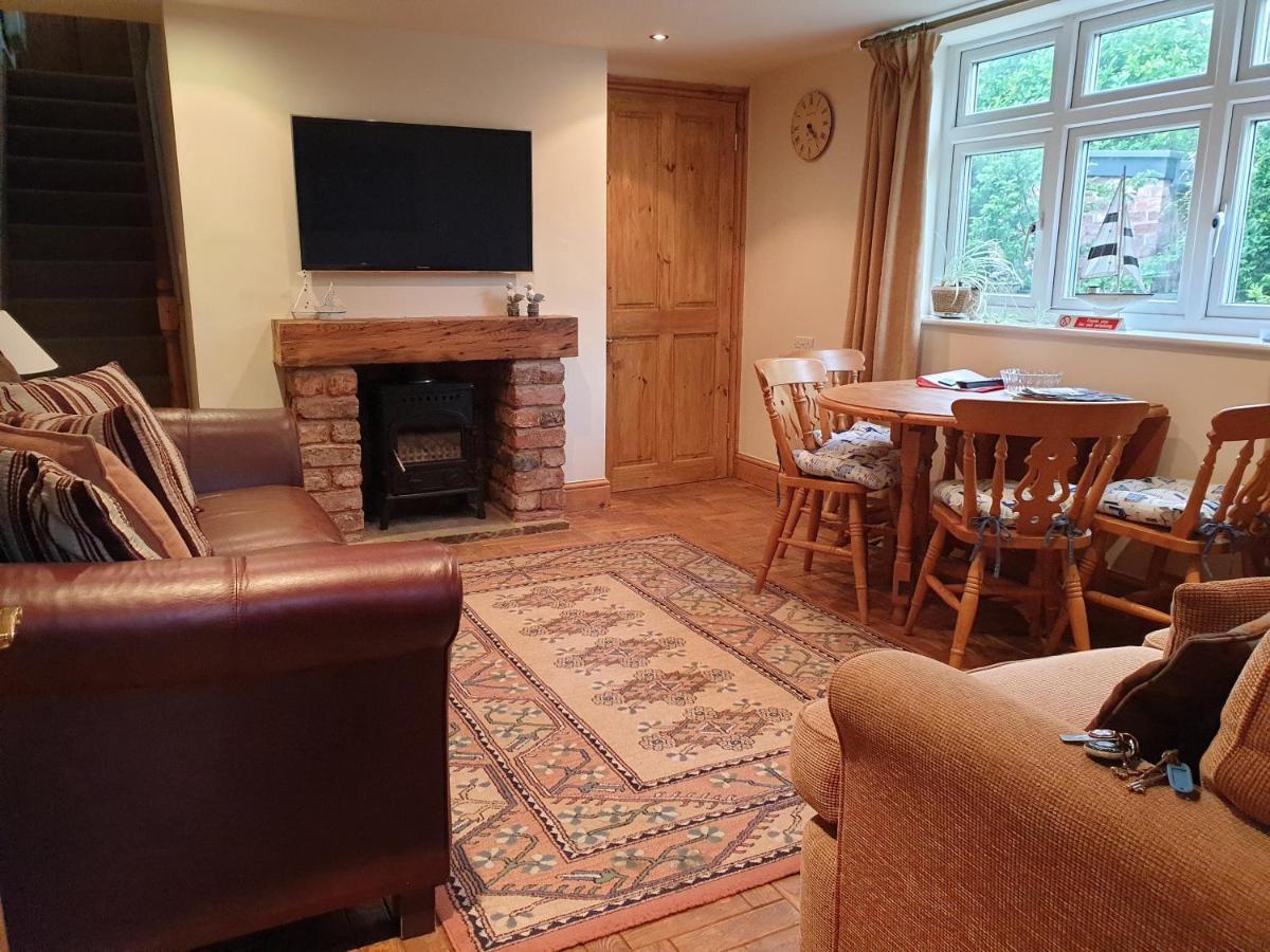The Coach House Cottage, Holiday home Southport
