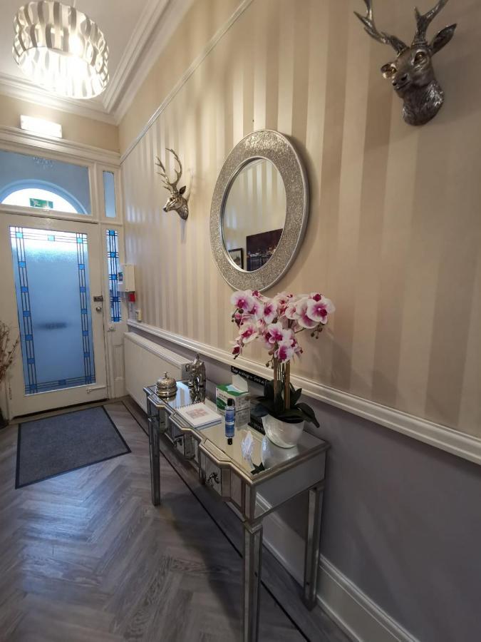 Vale House 3*