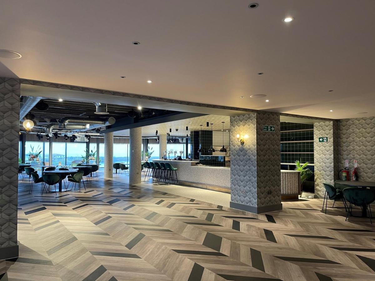 Waterfront Hotel Southport