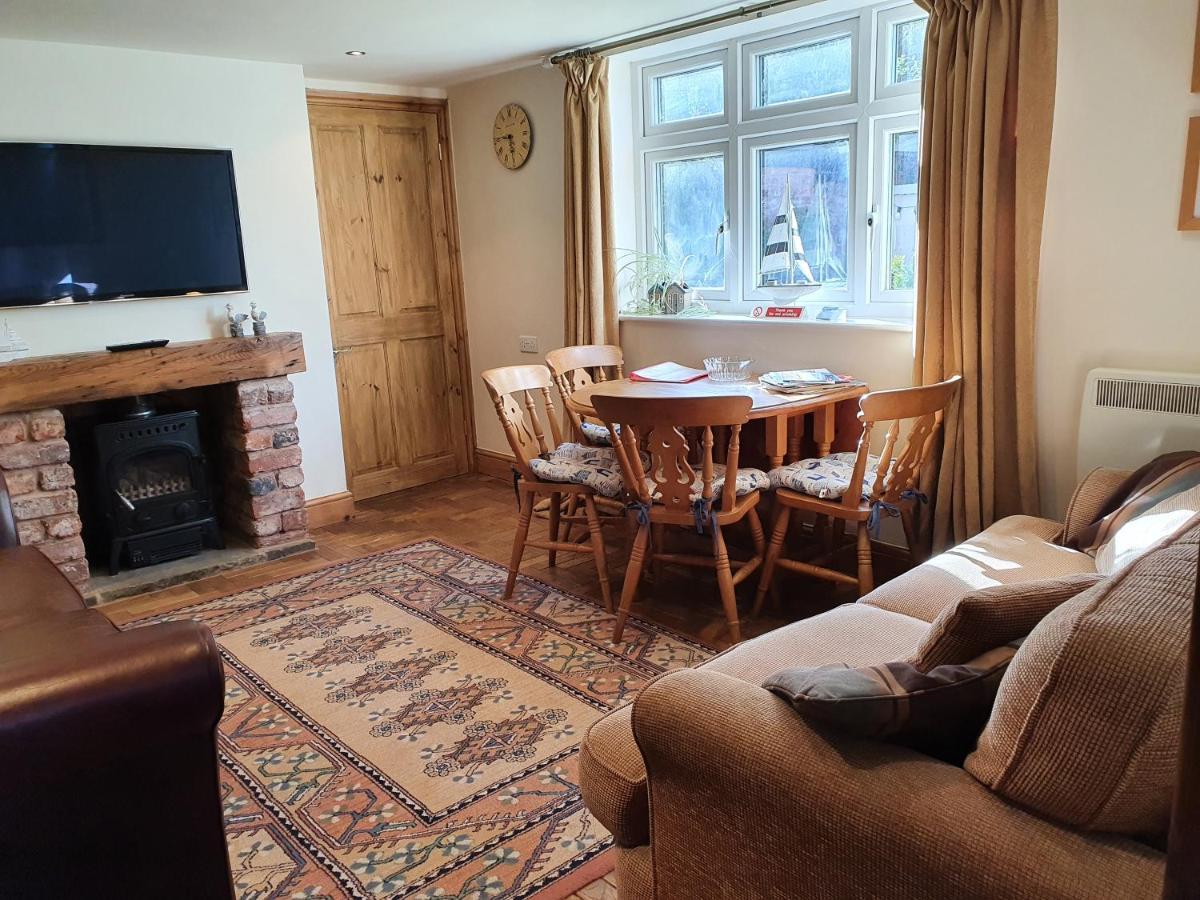 The Coach House Cottage, *