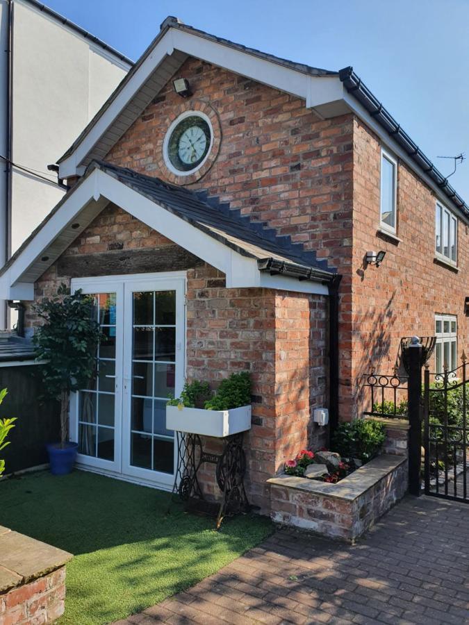 The Coach House Cottage, *