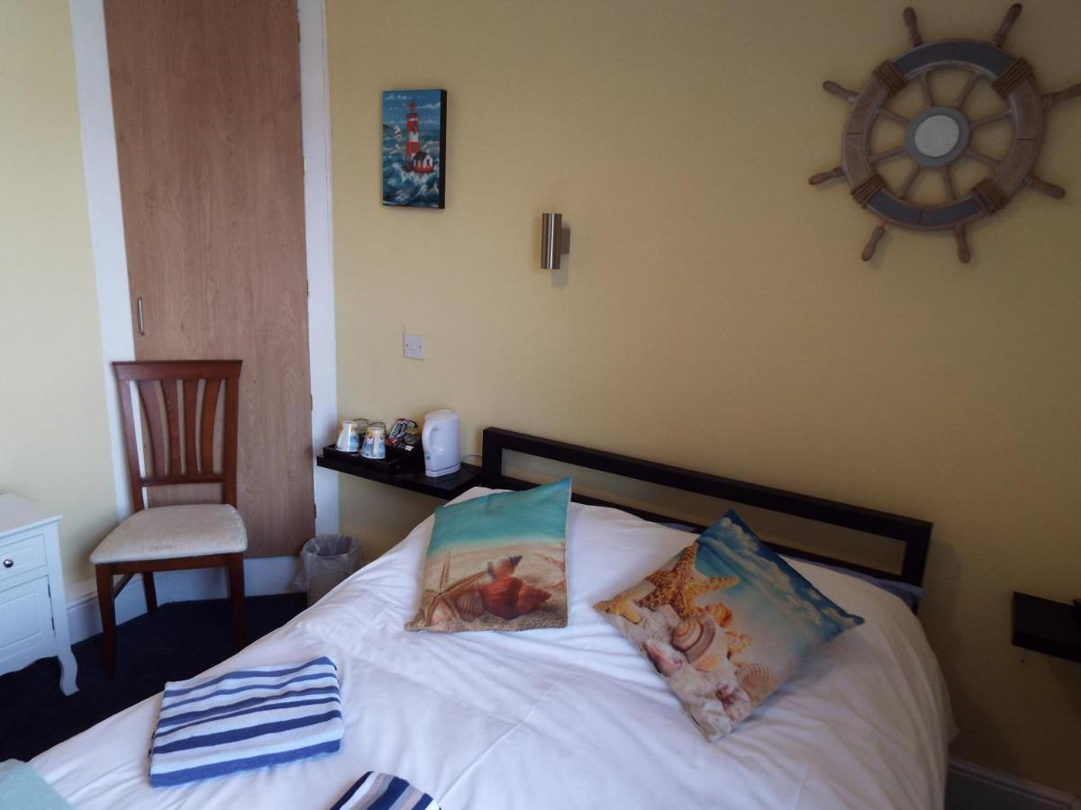 Captain's Quarters Guest house Southport