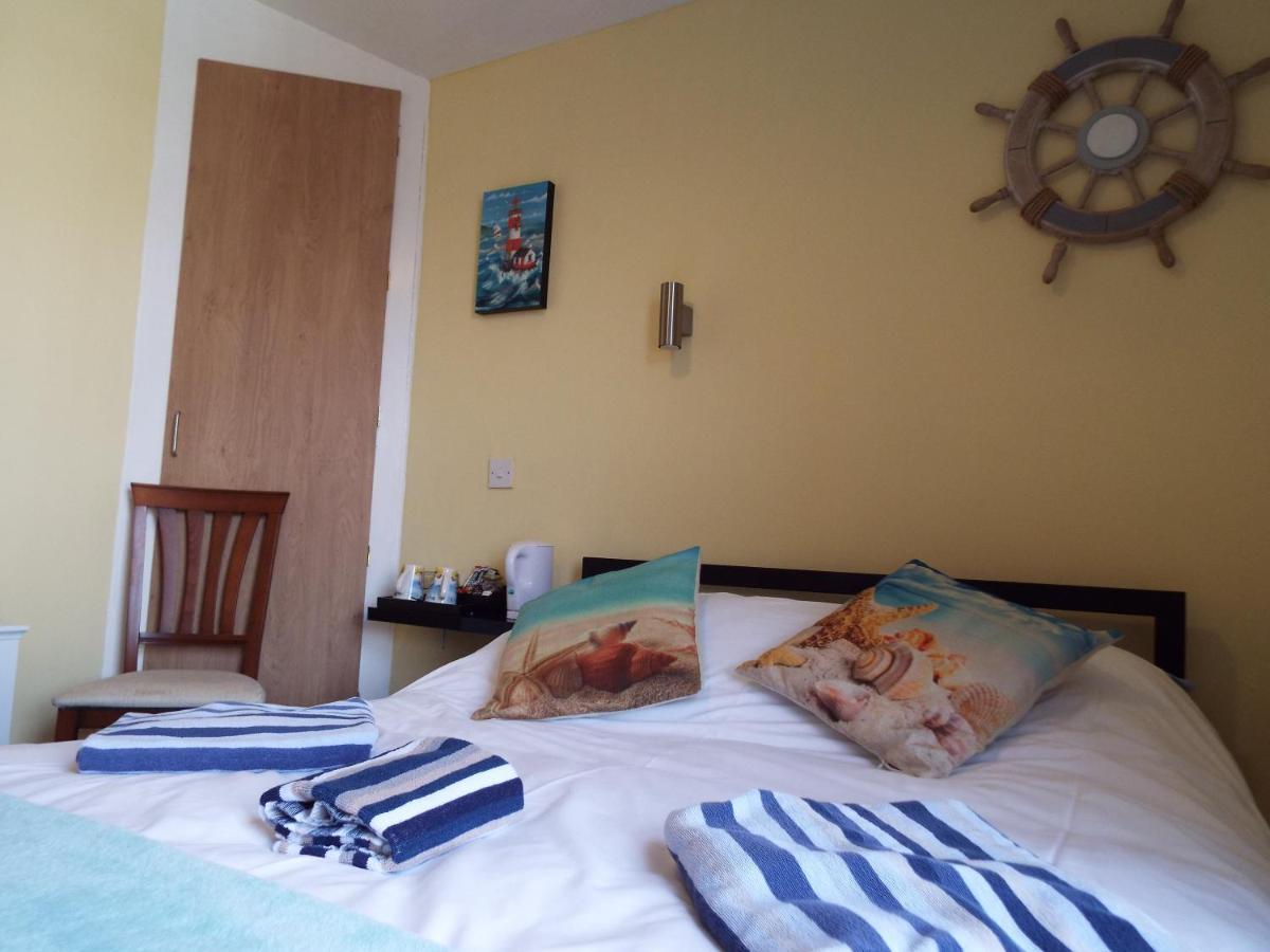 Captain's Quarters Guest house *