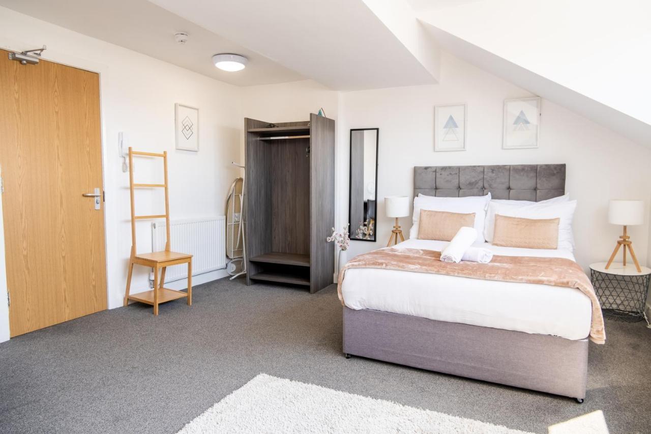 Westcliffe Apartment *