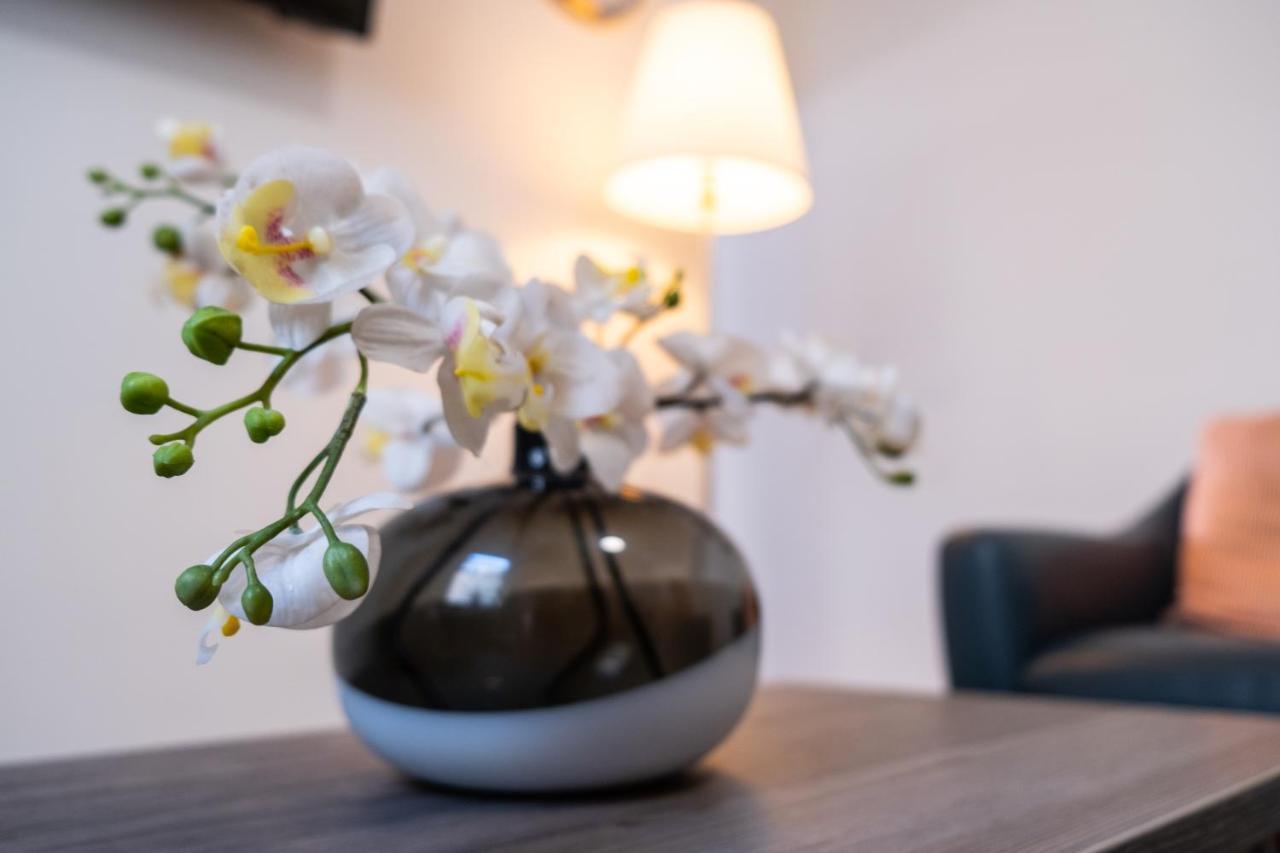 Westcliffe Apartment *