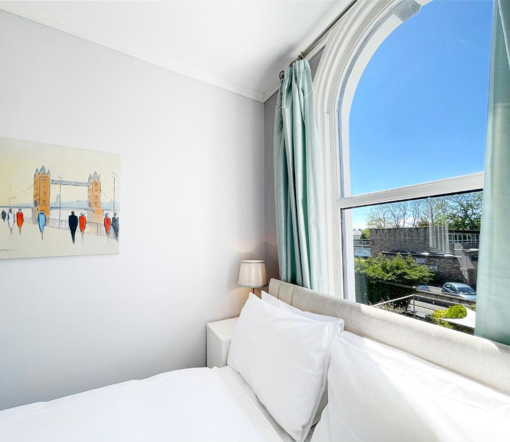 Dukes Folly 3* Southport