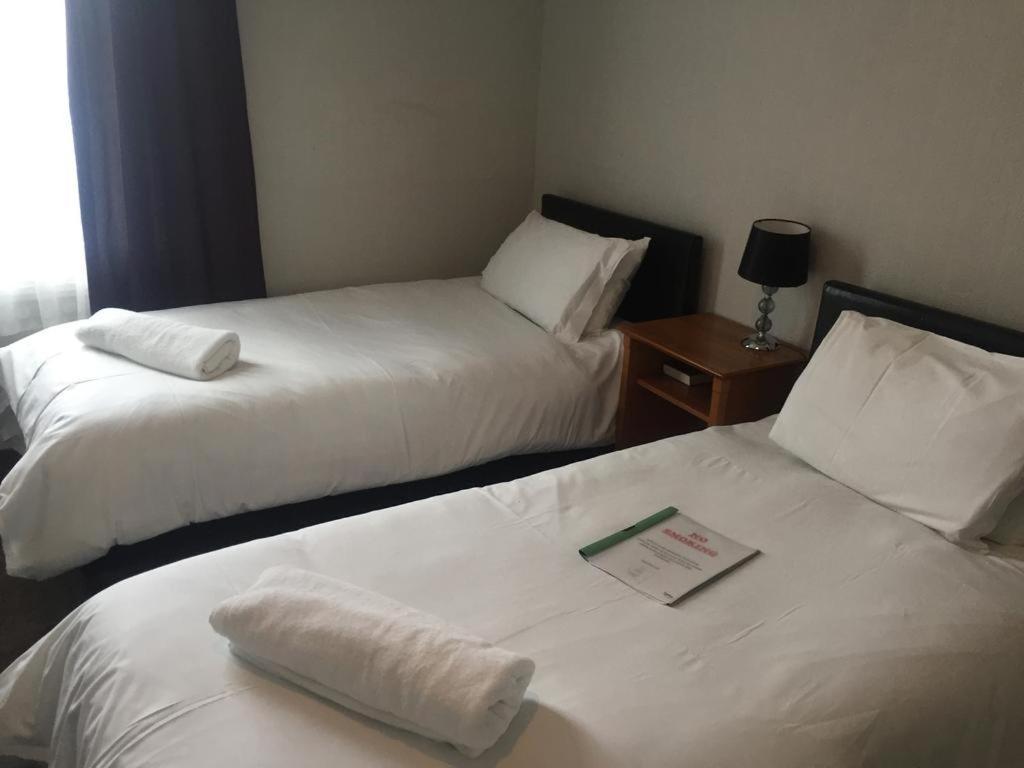 Hotel & Victoria 3*