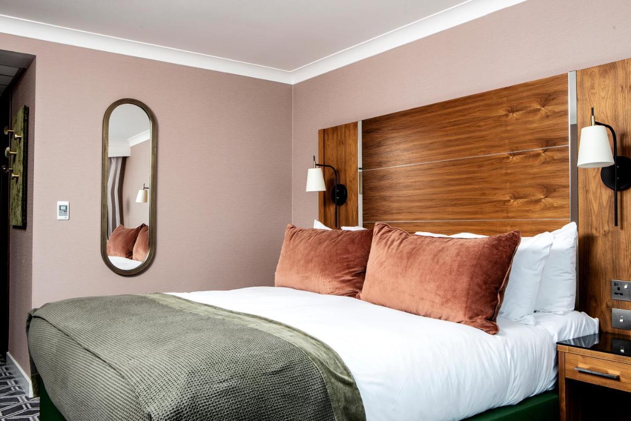 Waterfront Hotel 4*