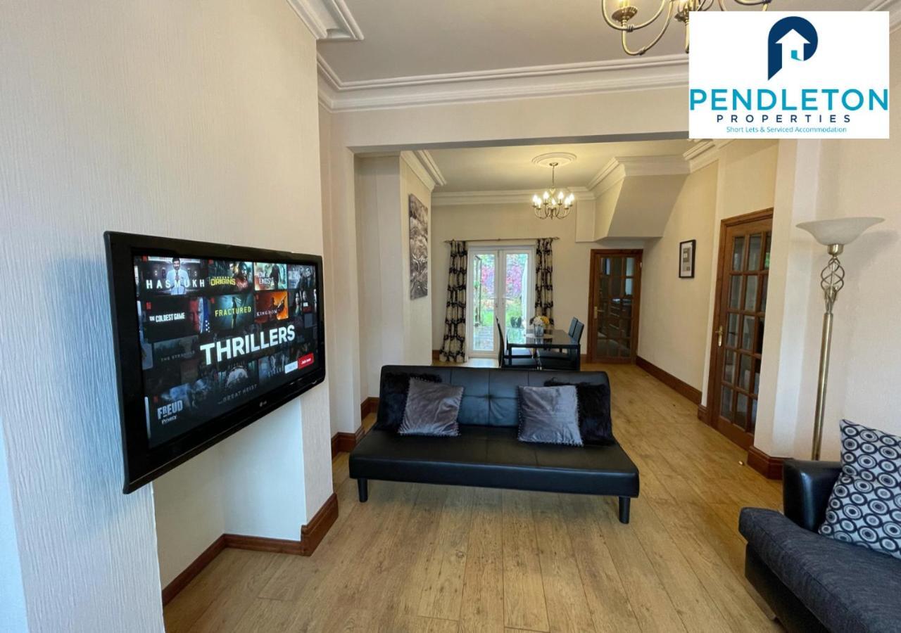 Spacious 2 Bedroom House For Contractors Or Familys Holiday home Southport