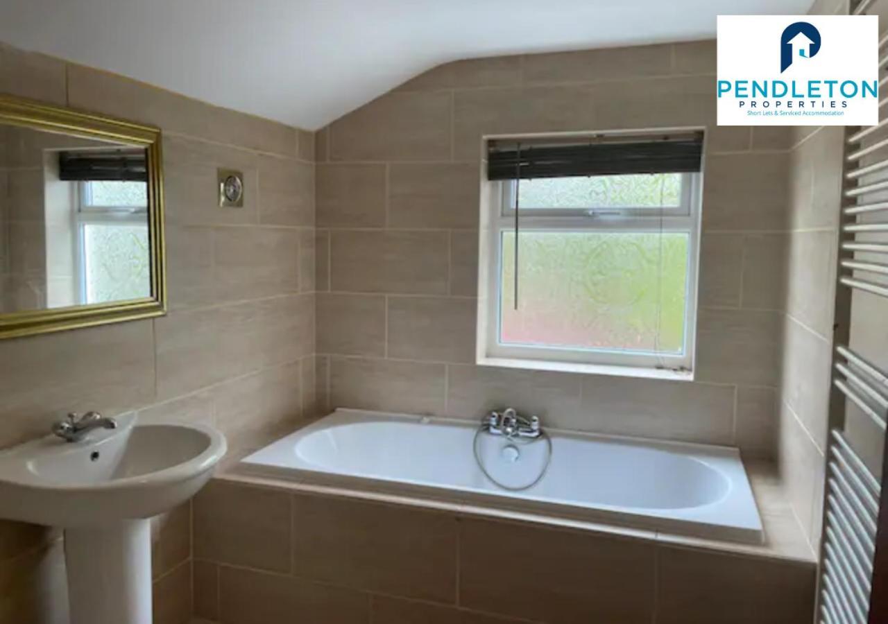 Holiday home Spacious 2 Bedroom House For Contractors Or Familys