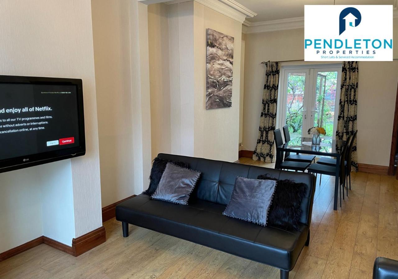 Holiday home Spacious 2 Bedroom House For Contractors Or Familys *