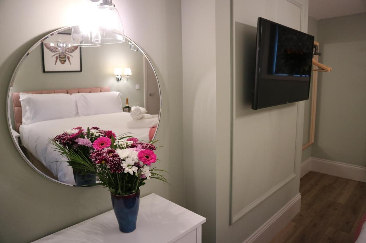No 9 The Folly Apartment *