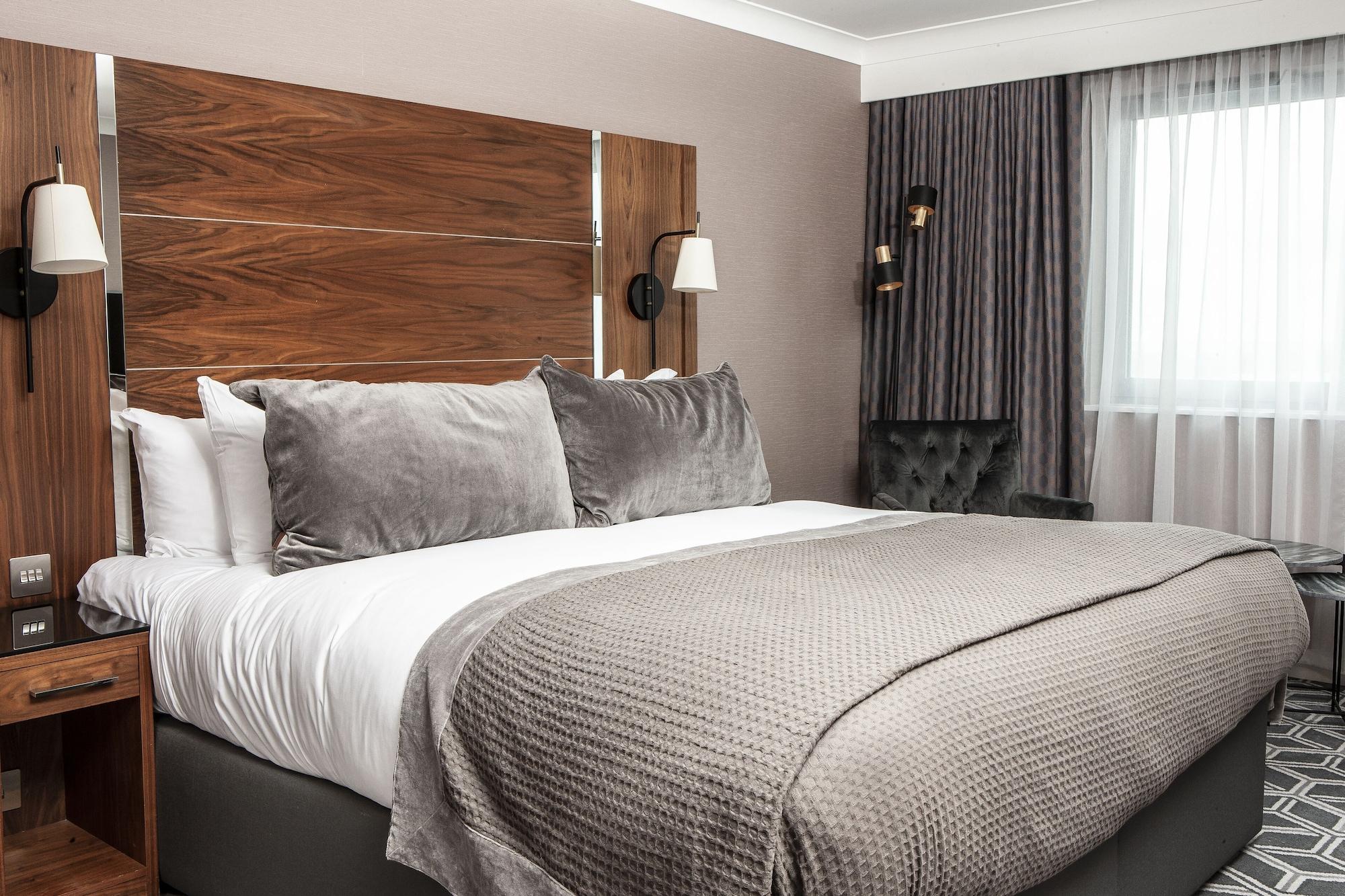 Waterfront Hotel