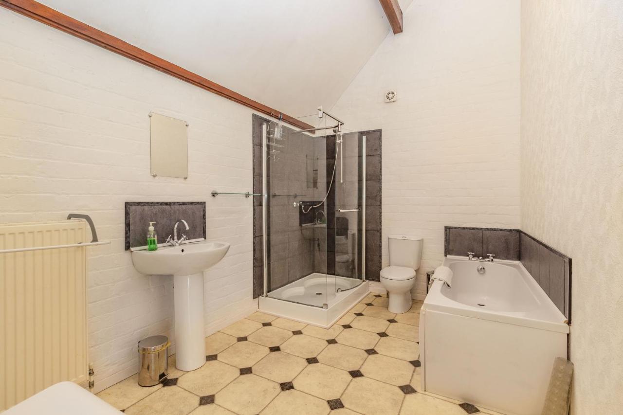 Coach House * Southport