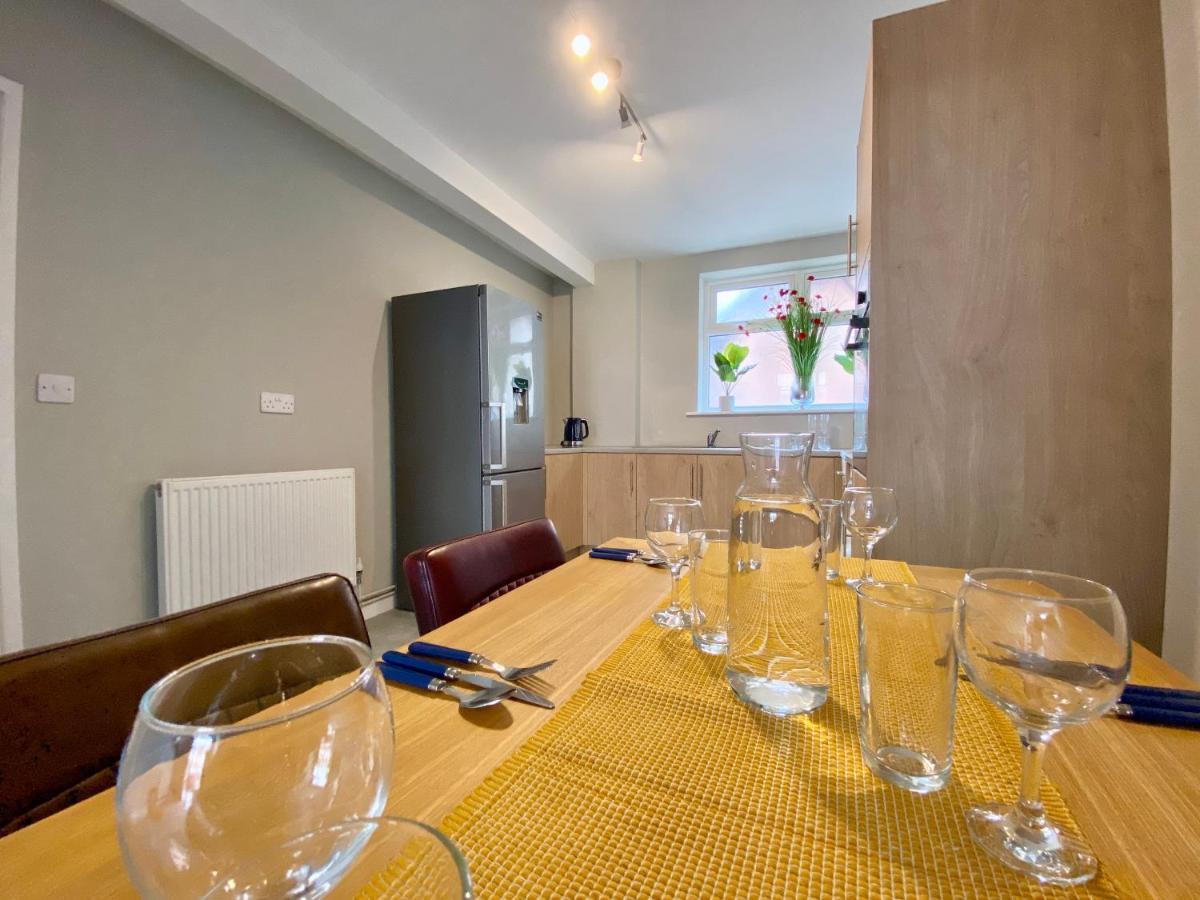 Fabulous 1 Bedroom - Sleeps 4 Apartment Southport