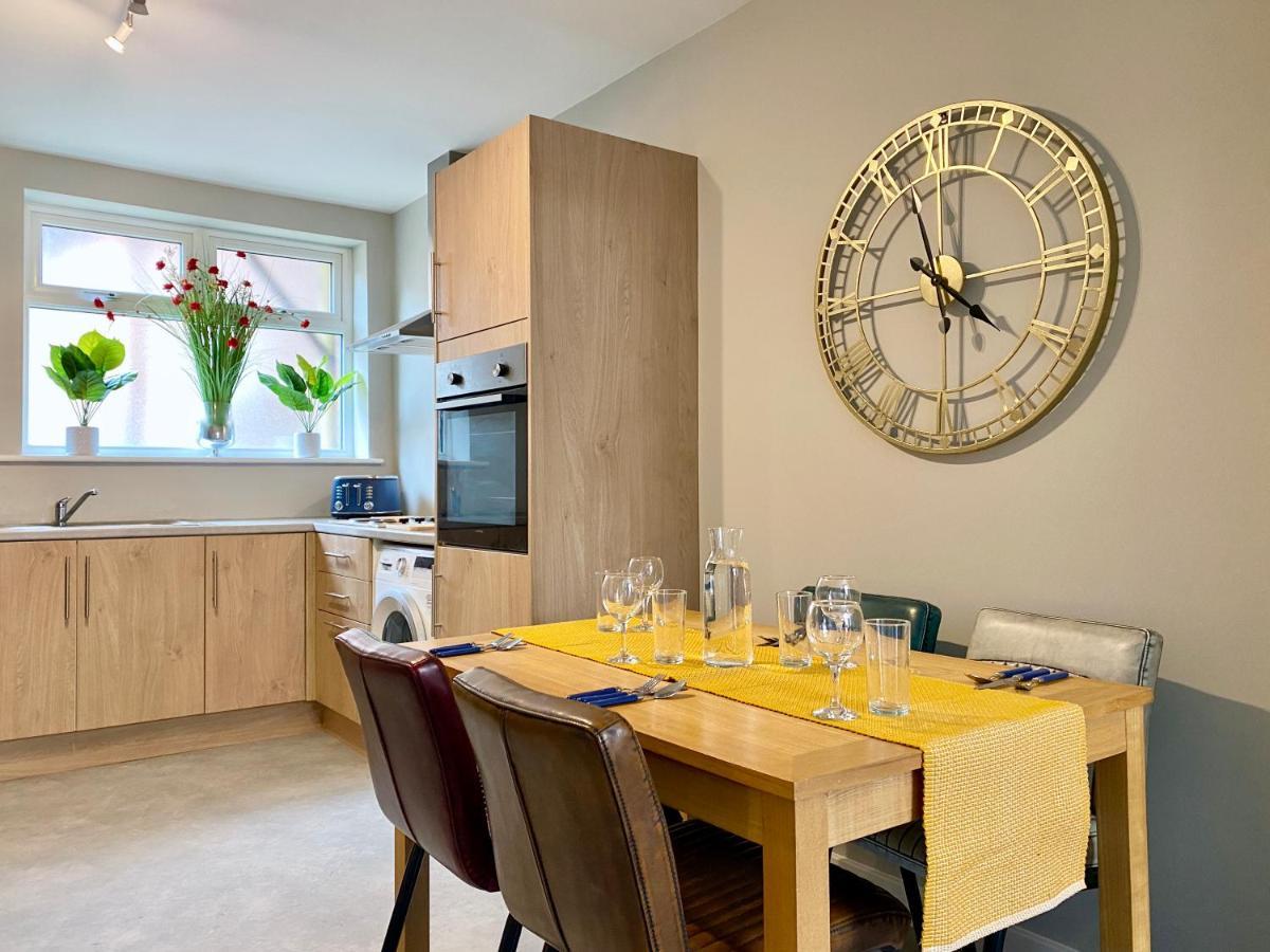 Fabulous 1 Bedroom - Sleeps 4 * Southport