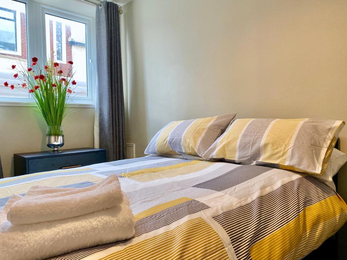 Fabulous 1 Bedroom - Sleeps 4 Southport