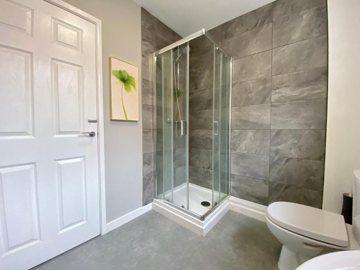 Fabulous 1 Bedroom - Sleeps 4 *