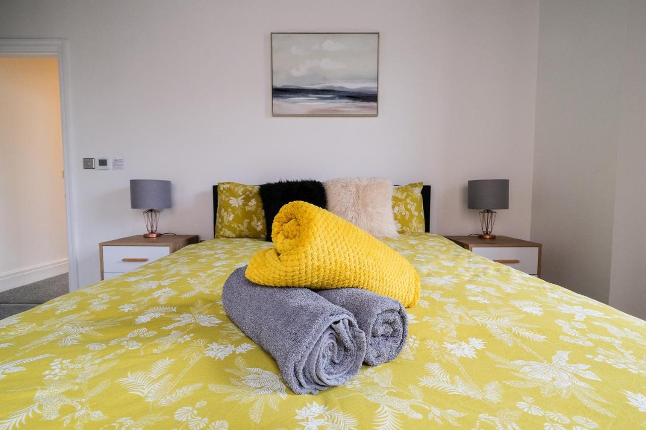 The Eden Warehouse - Gold Apartment, Sleeps 6 * Southport