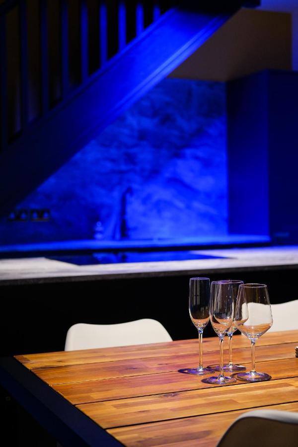 The Eden Warehouse - Gold Apartment, Sleeps 6 Apartment