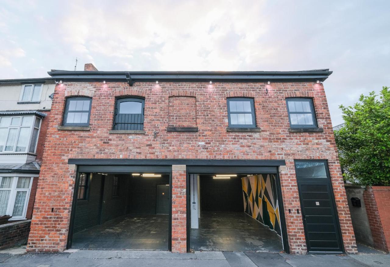 The Eden Warehouse - Gold Apartment, Sleeps 6 * Southport