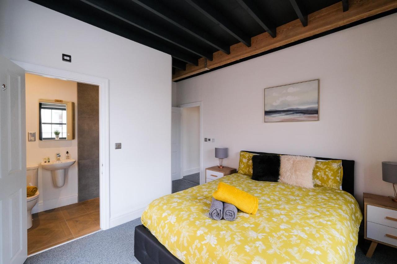 The Eden Warehouse - Gold Apartment, Sleeps 6 Apartment Southport