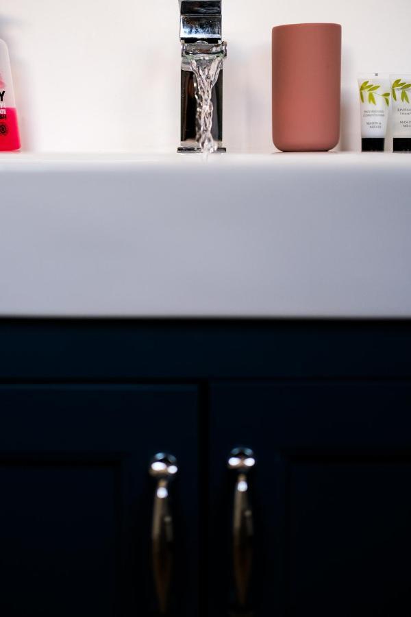 The Eden Warehouse - Pink Apartment *