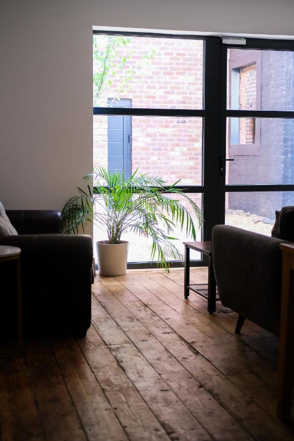 The Eden Warehouse - Pink Apartment