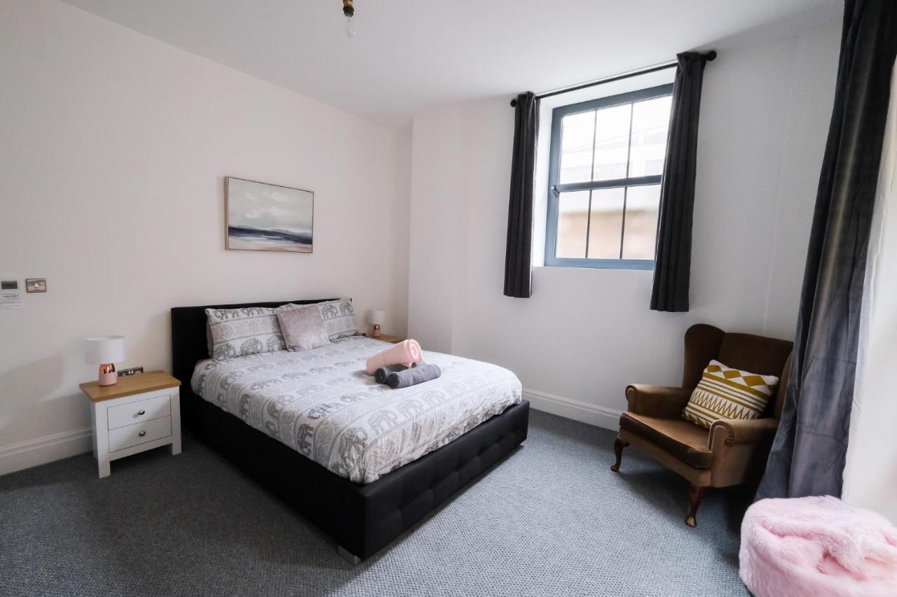 The Eden Warehouse - Pink Apartment