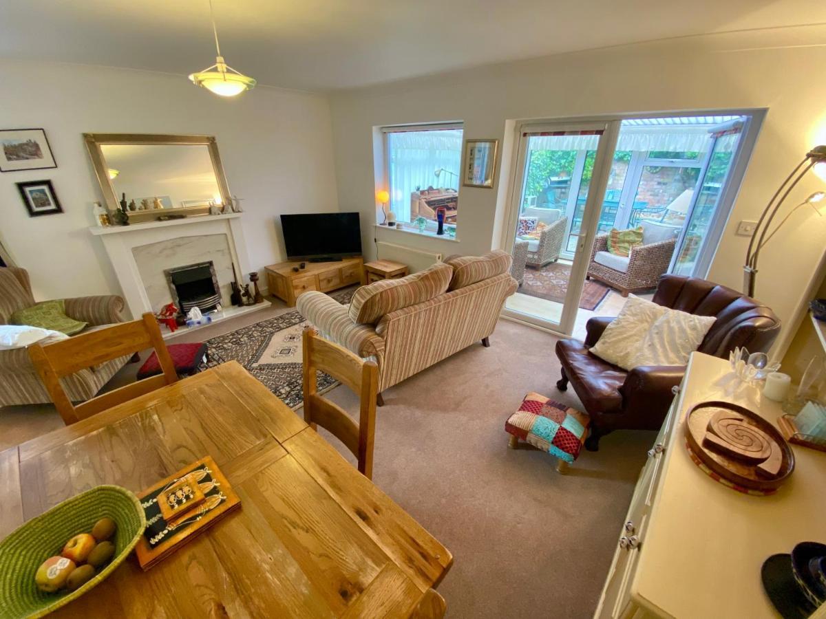 Holiday home Spacious Two Bedroom House - Tm
