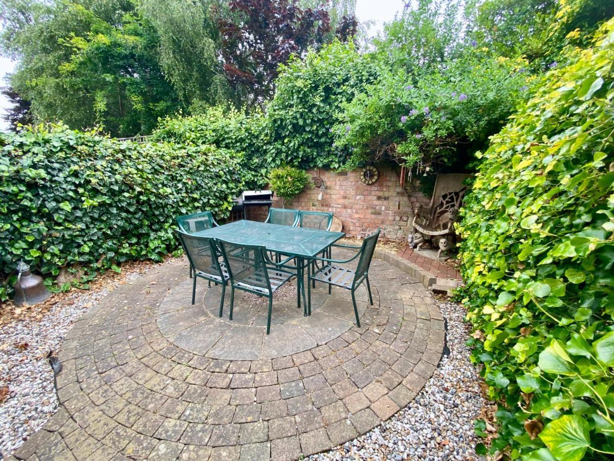 Spacious Two Bedroom House - Tm