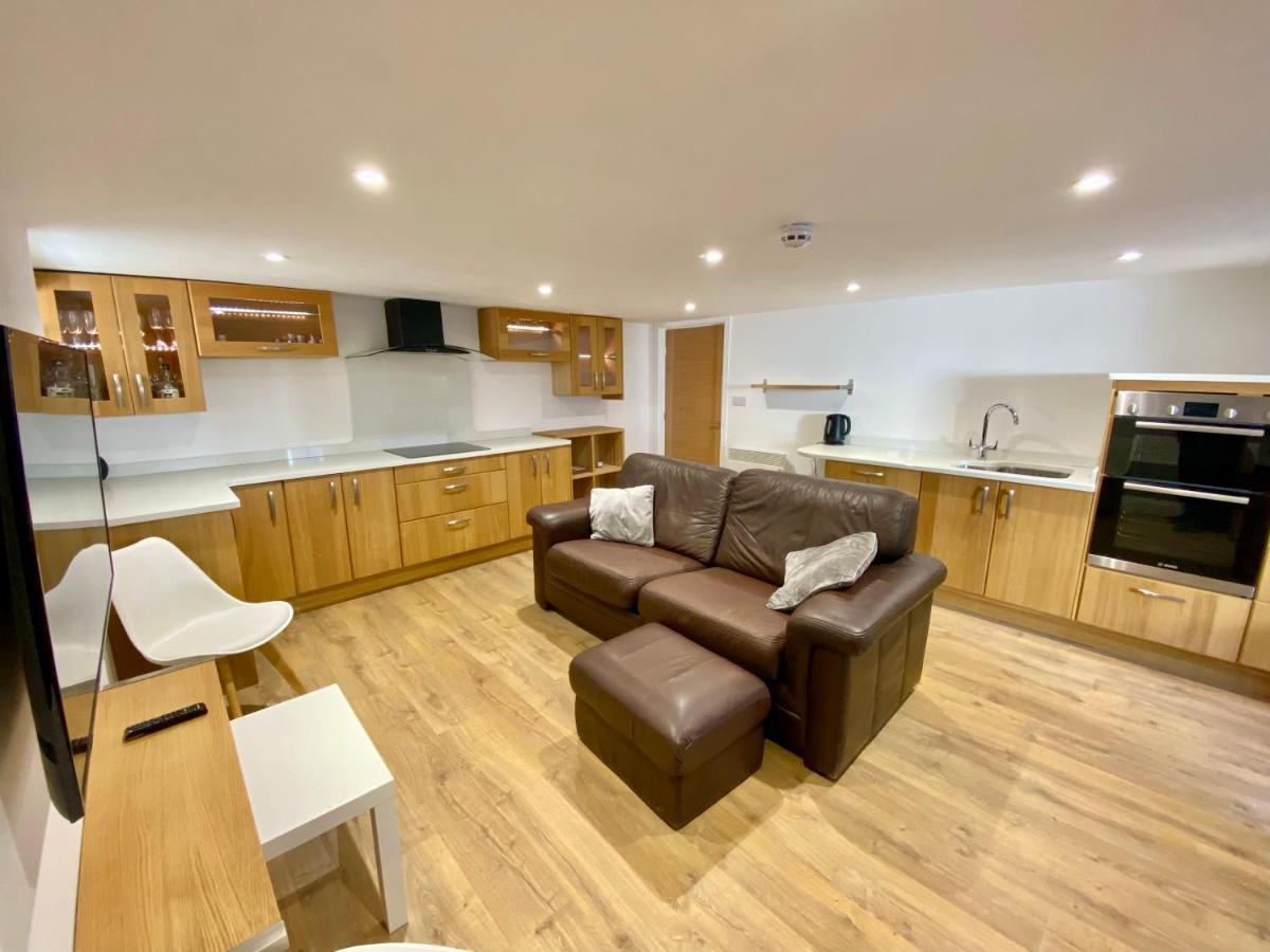 Amazing One Bedroom Apartment Southport