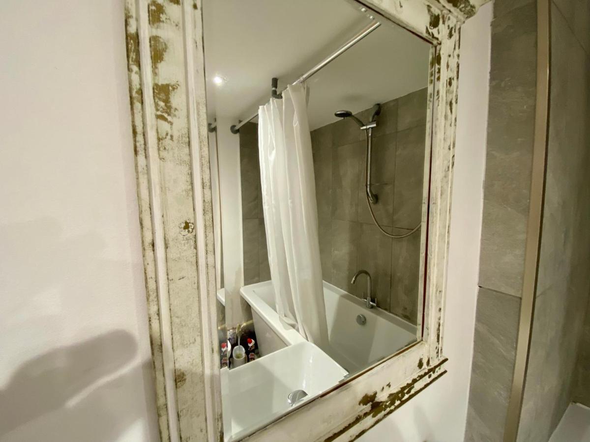 Amazing One Bedroom Apartment Southport