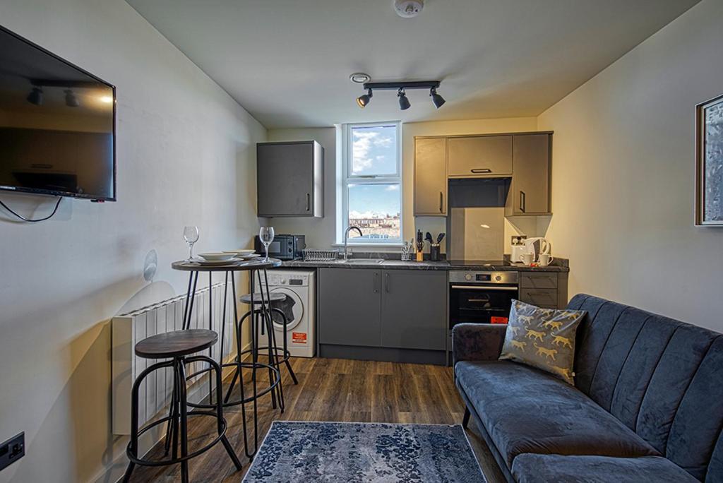 Chic 1 Bedroom In Apartment Southport