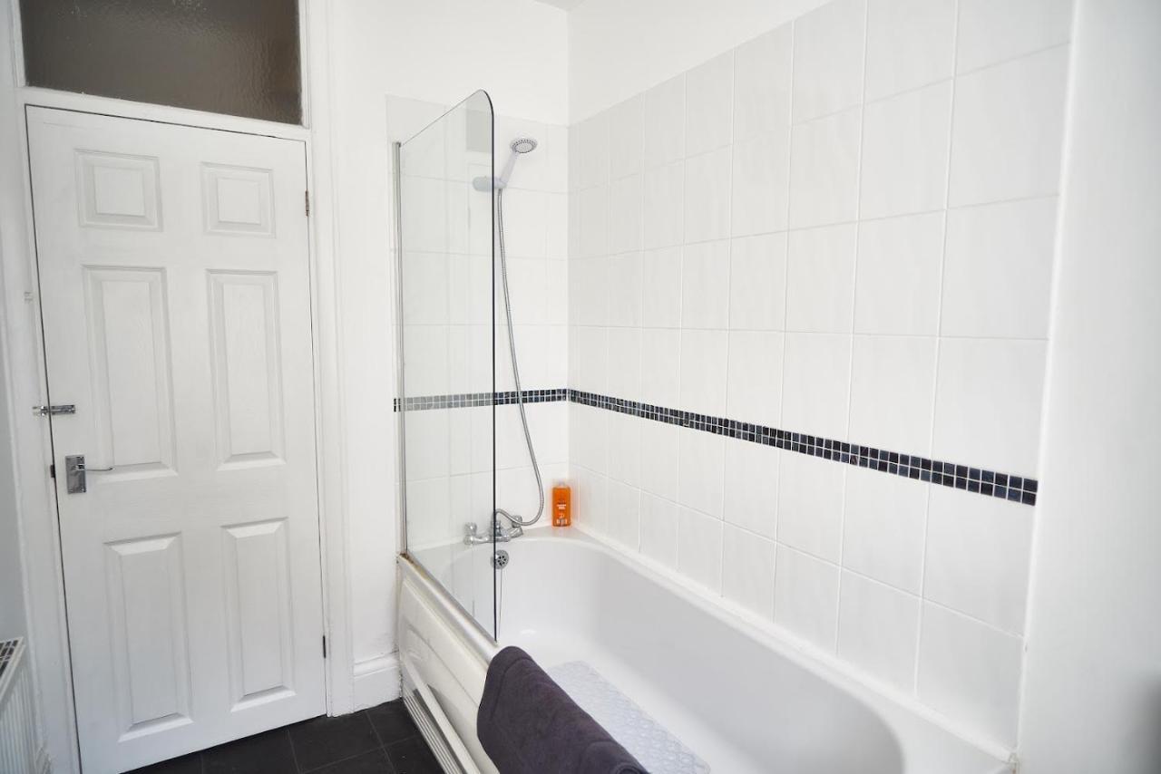 Apartment No4 Birkdale Village *