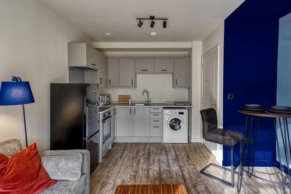 Beautiful 1 Bedroom Apt In The Heart Of * Southport