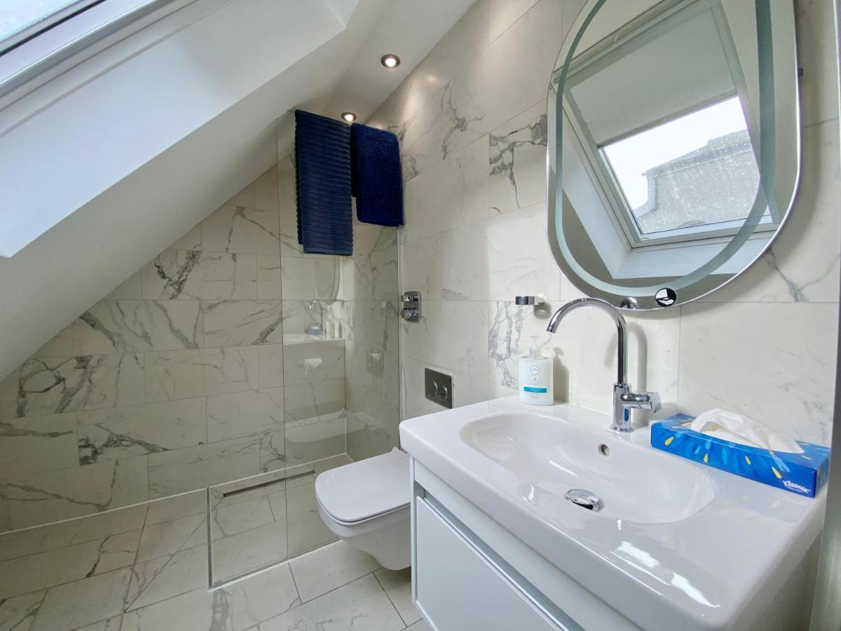 Executive Boutique - Cs * Southport