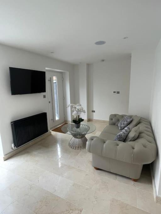 Castle St Mews Of - 2 Bed Townhouse Holiday home *