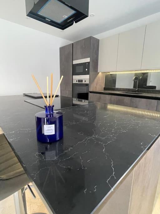 Castle St Mews Of - 2 Bed Townhouse