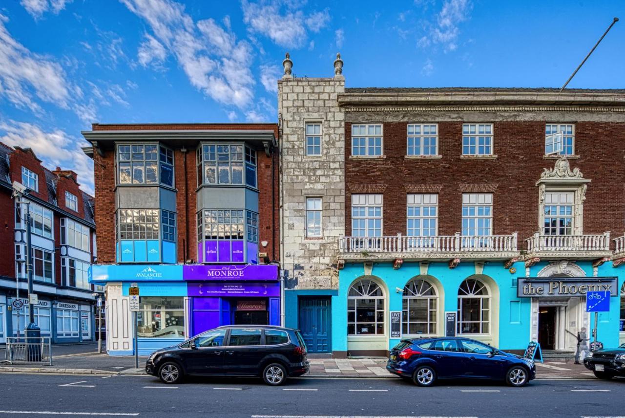 Beautiful 1 Bedroom Apt In The Heart Of Southport