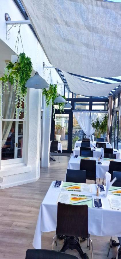 Dukes Folly Hotel 3*