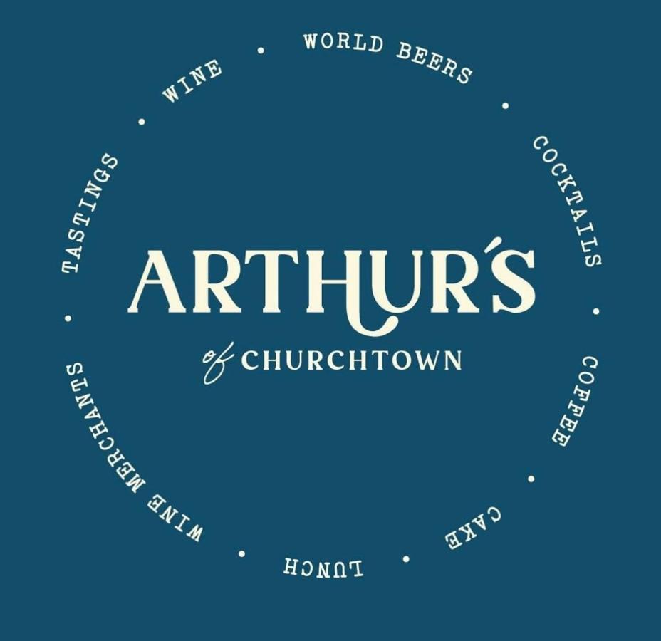 Arthur's Bar & Hotel 4*