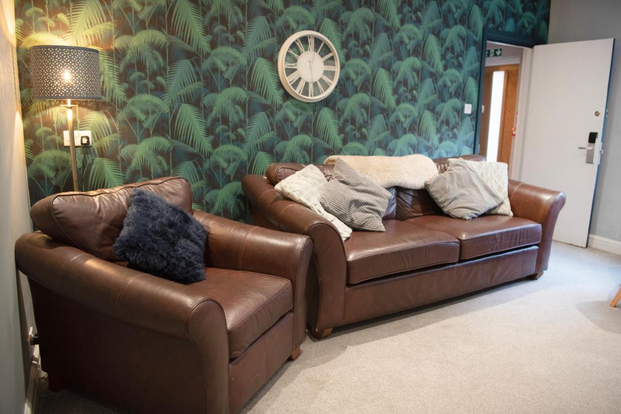 3 -min Walk To Pier & Fast Wi-fi & Perfect Getaway Guest house Southport